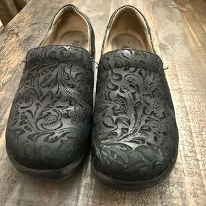 Alegria by PG Lite Black Nursing Floral Textured Footwear